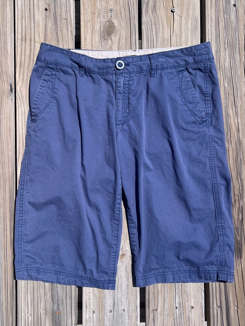 •Eddie Bauer Bermuda Chino Shorts! VGUC!